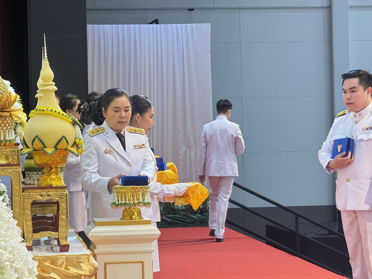 พิธีรับพระราชทานเครื่องราชอิสริยาภรณ์ ชั้นต่ำกว่าสายสะพายและเหรียญจักรพรรดิมาลา ประจำปี 2565 2566 และ 2567