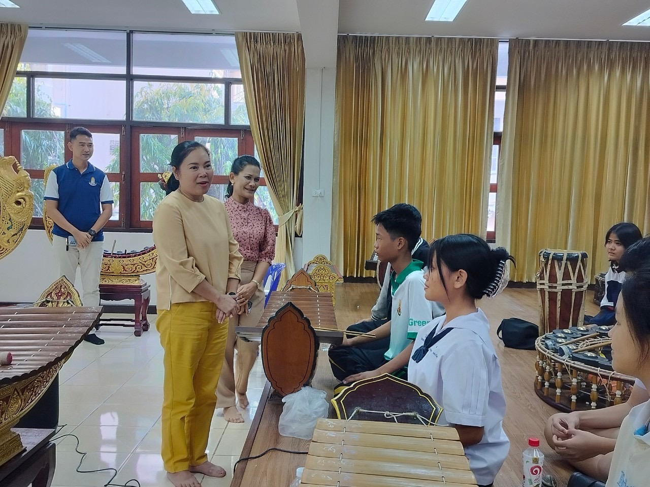 ลงพื้นที่ตรวจเยี่ยมโรงเรียนวัดป่าประดู่ อ. เมือง จ. ระยอง เพื่อติดตามการขับเคลื่อนนโยบาย “เรียนดี มีความสุข” ลงสู่ห้องเรียน