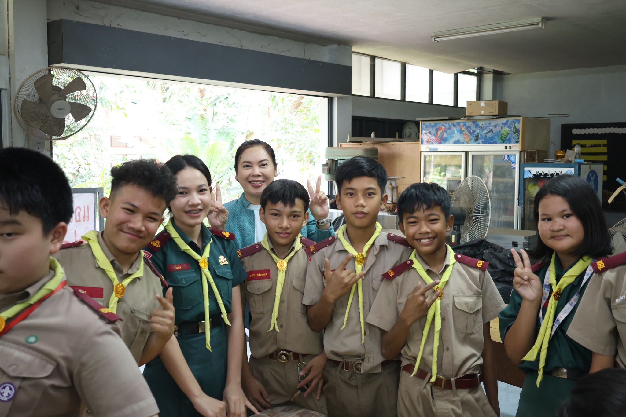 ลงพื้นที่ตรวจเยี่ยมโรงเรียนห้วยยางศึกษา อ. แกลง จ. ระยอง เพื่อติดตามการขับเคลื่อนนโยบาย “เรียนดี มีความสุข” ลงสู่ห้องเรียน