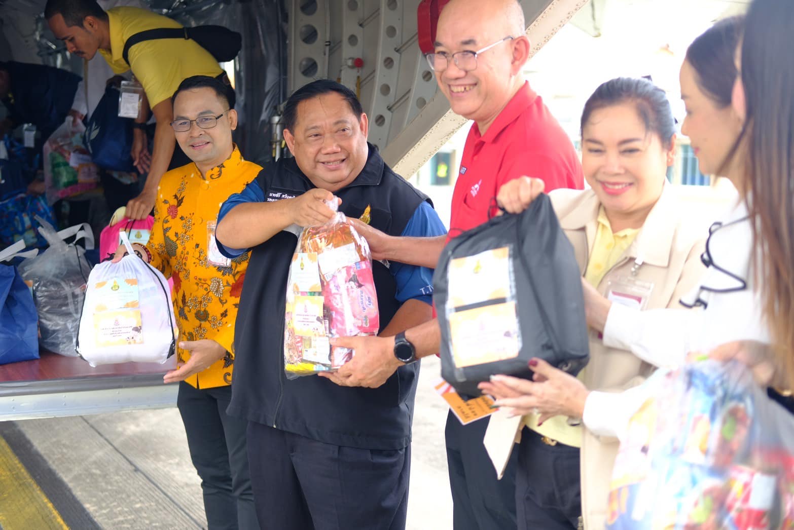 สพม.ชลบุรี ระยอง ร่วมช่วยเหลือนักเรียน ครูและบุคลากรทางการศึกษา ผู้ประสบภัยน้ำท่วม จังหวัดนครศรีธรรมราช