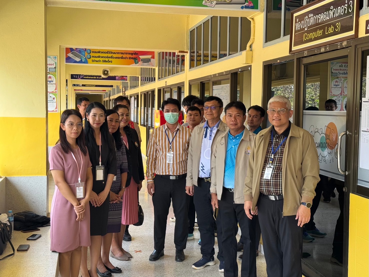 การตรวจเยี่ยมสนามสอบ O-NET ชั้นมัธยมศึกษาปีที่ 6 ด้วยระบบดิจิทัล (Digital Testing) ปีการศึกษา 2567 ณ สนามสอบพื้นที่จังหวัดระยอง ประจำรอบสอบที่ 2
