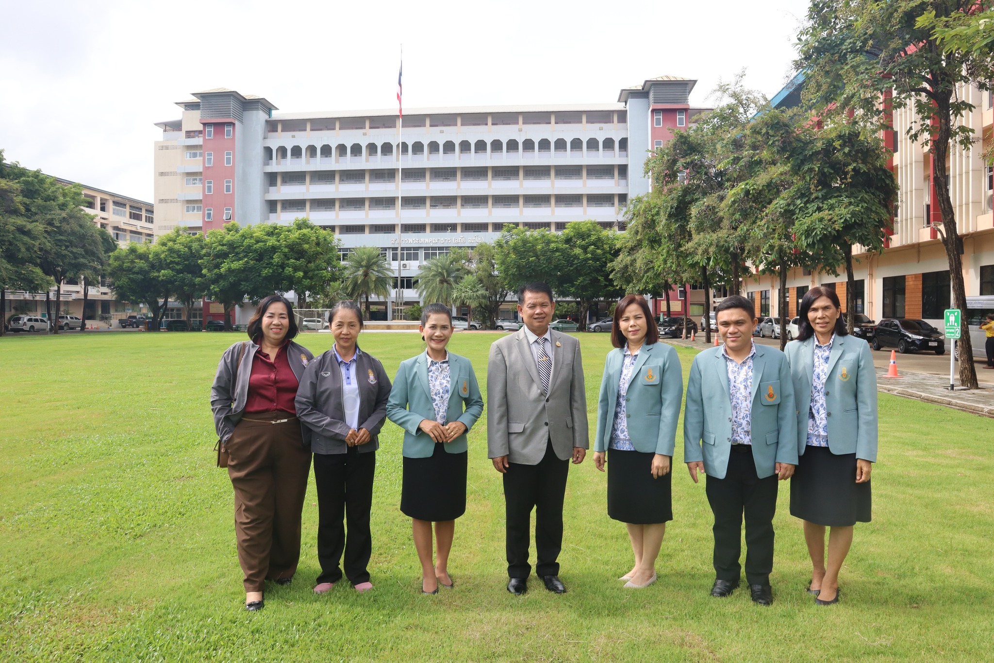 ตรวจเยี่ยม ให้กำลังใจ ผู้บริหาร คณะครูในการประชุมเพื่อเตรียมความพร้อมก่อนเปิดภาคเรียนที่ 1 ปีการศึกษา 2568 รร.วัดป่าประดู่ รร.ระยองวิทยาคม รร.ระยองวิทยาคม นิคมอุตสาหกรรม และรร.มาบตาพุดพันพิทยาคาร จ. ระยอง