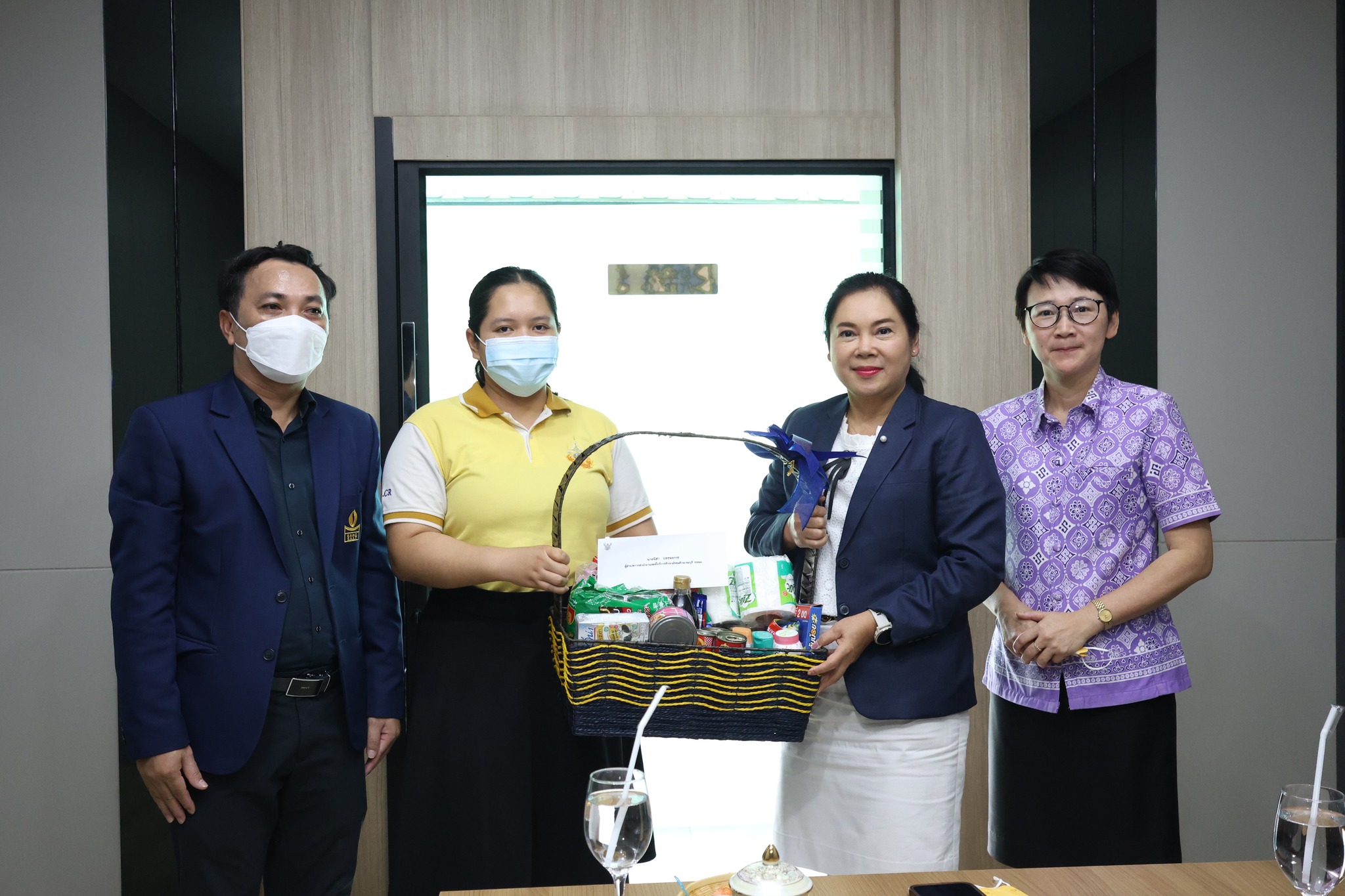 ลงพื้นที่ช่วยเหลือครูผู้ช่วยโรงเรียนนิคมวิทยา จ. ระยอง ที่ประสบเหตุอัคคีภัย