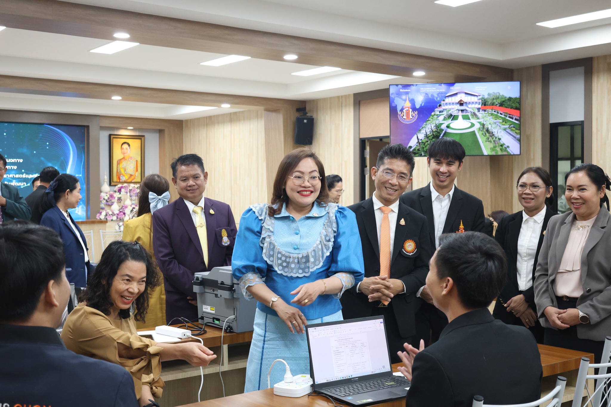 สพม.ชลบุรี ระยอง ร่วมให้การต้อนรับ ดร.เกศทิพย์ ศุภวานิช รองเลขาธิการ กพฐ. ตรวจเยี่ยม พบปะ และให้กำลังใจ คณะผู้บริหาร ครู และนักเรียน ณ โรงเรียนวิทยาศาสตร์จุฬาภรณราชวิทยาลัย ชลบุรี