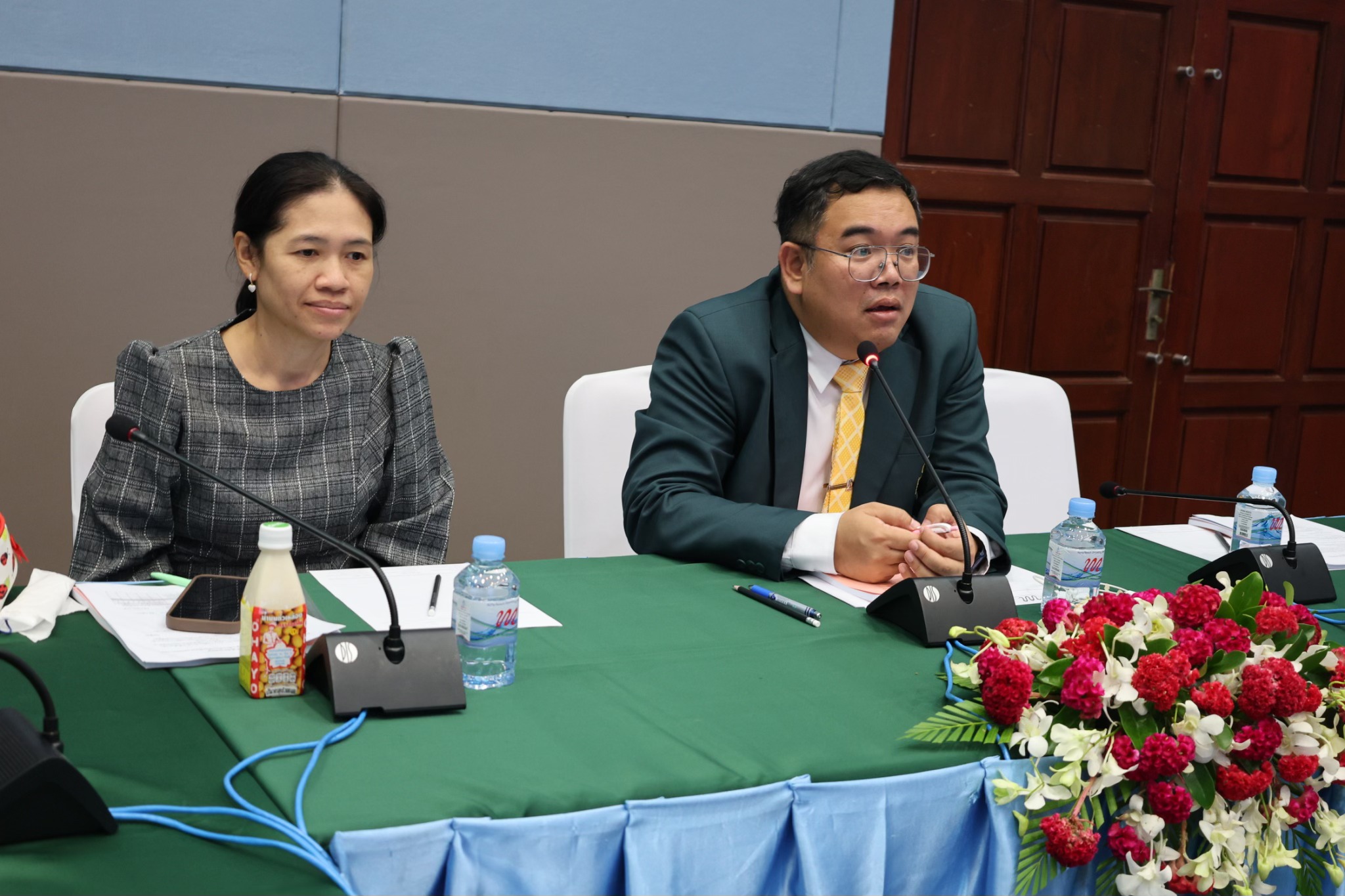 การประชุมคณะกรรมการดำเนินการเก็บข้อมูลโครงการวิจัยเรื่อง “รูปแบบการพัฒนาสถานศึกษาขั้นพื้นฐานเพื่อรองรับเขตพัฒนาพิเศษ ภาคตะวันออก (EEC)” ครั้งที่ 1/2568