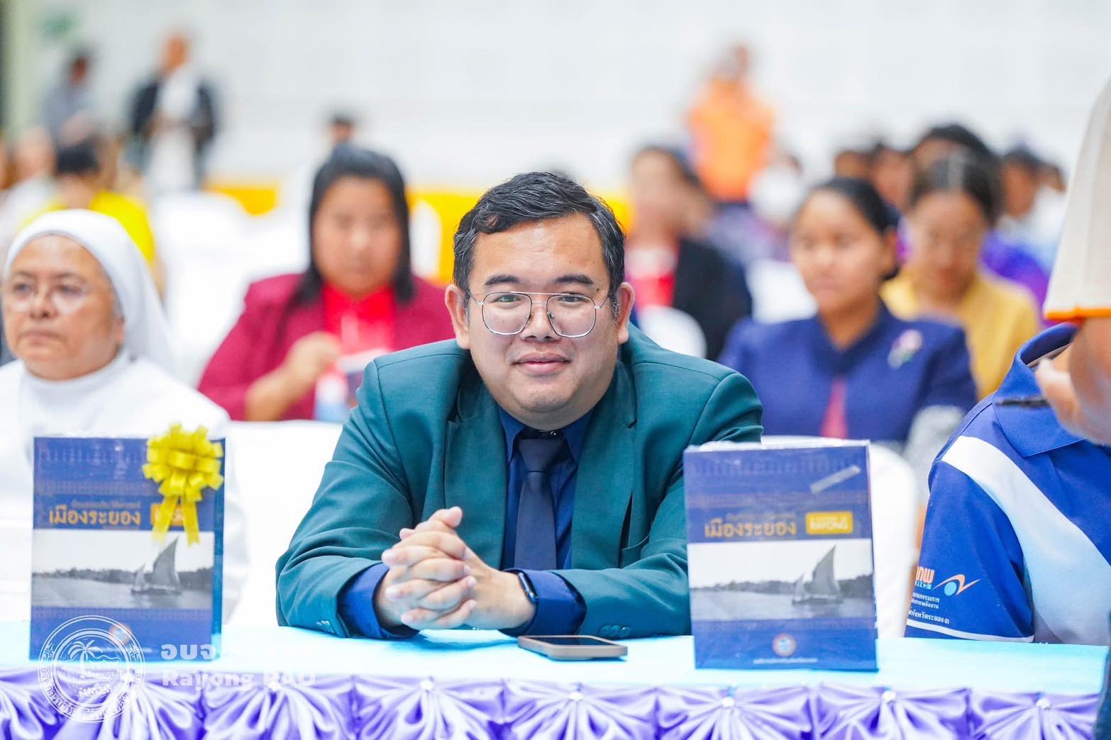 งานแถลงข่าวหนังสือย้อนรอยประวัติศาสตร์เมืองระยอง A HISTORY OF RAYONG ณ โรงเรียนอนุบาลนานาชาติตากสินระยอง