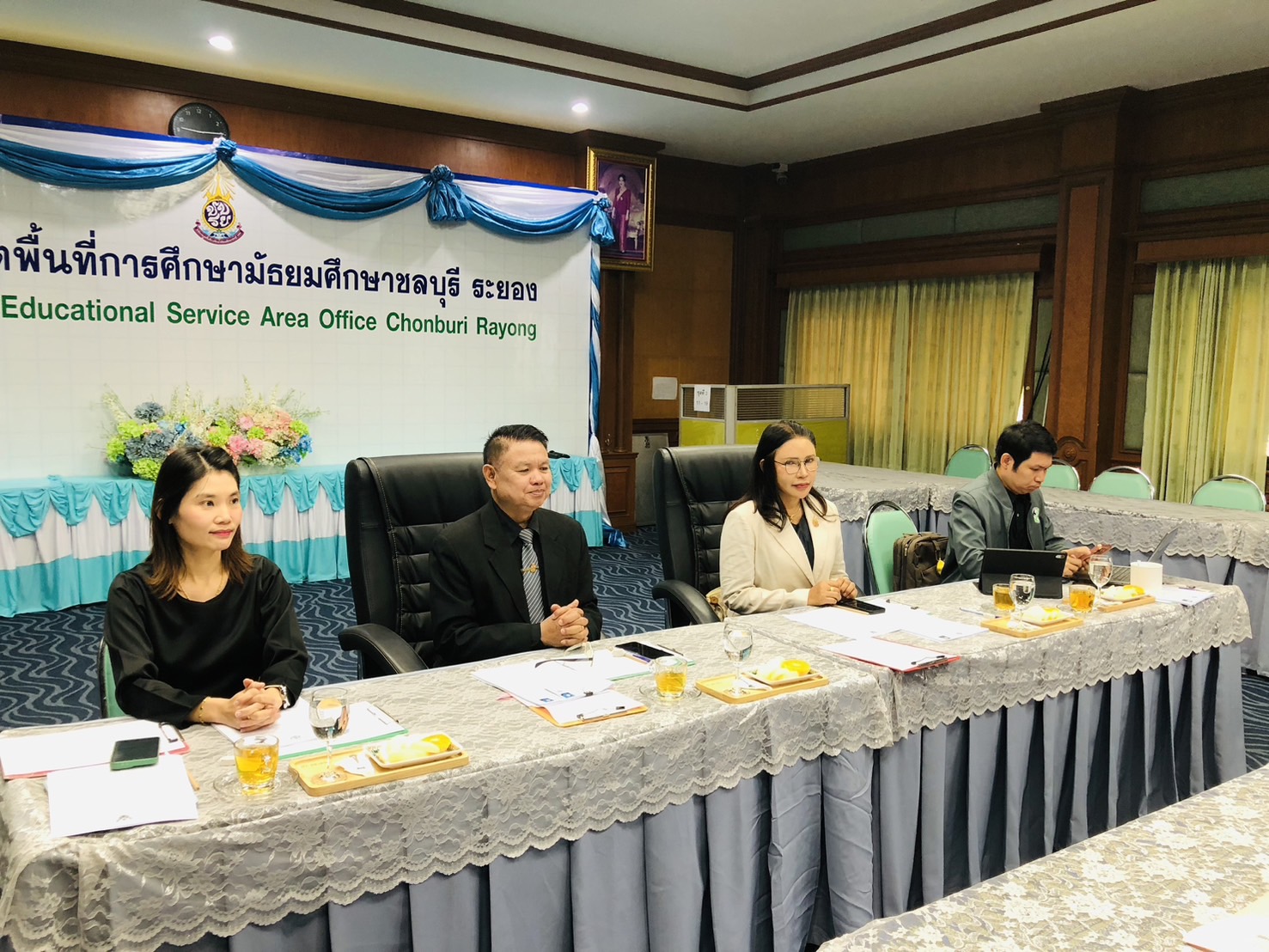 สอบสัมภาษณ์ผู้มีสิทธิ์เข้ารับการสอบคัดเลือกผู้สำเร็จการศึกษาทุนโครงการส่งเสริมการผลิตครูที่มีความสามารถพิเศษทางวิทยาศาสตร์และคณิตศาสตร์ (สควค.)