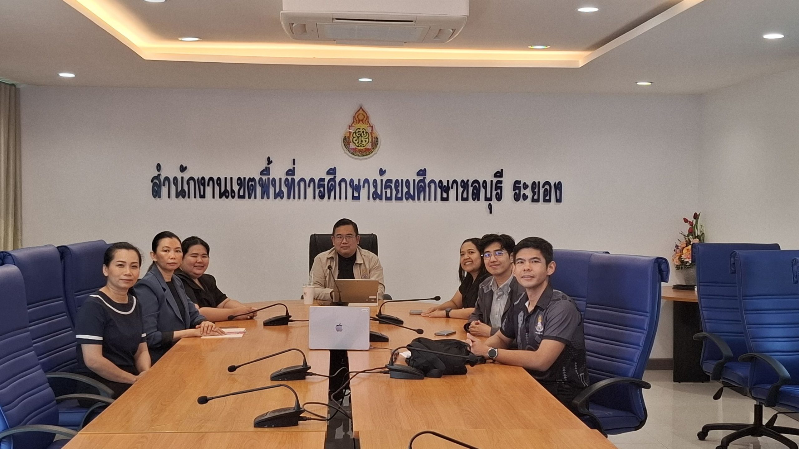 การประชุมทางไกลผ่านระบบสื่อสารสองทางในการพัฒนา ให้ความรู้ สร้างความเข้าใจกับศึกษานิเทศก์ และบุคลากรทางการศึกษาที่รับผิดชอบและเกี่ยวข้องกับการพัฒนาและส่งเสริมการจัดการเรียนรู้ ด้วยสื่อเทคโนโลยีดิจิทัล ระดับการศึกษาขั้นพื้นฐาน (OBEC Content Center)