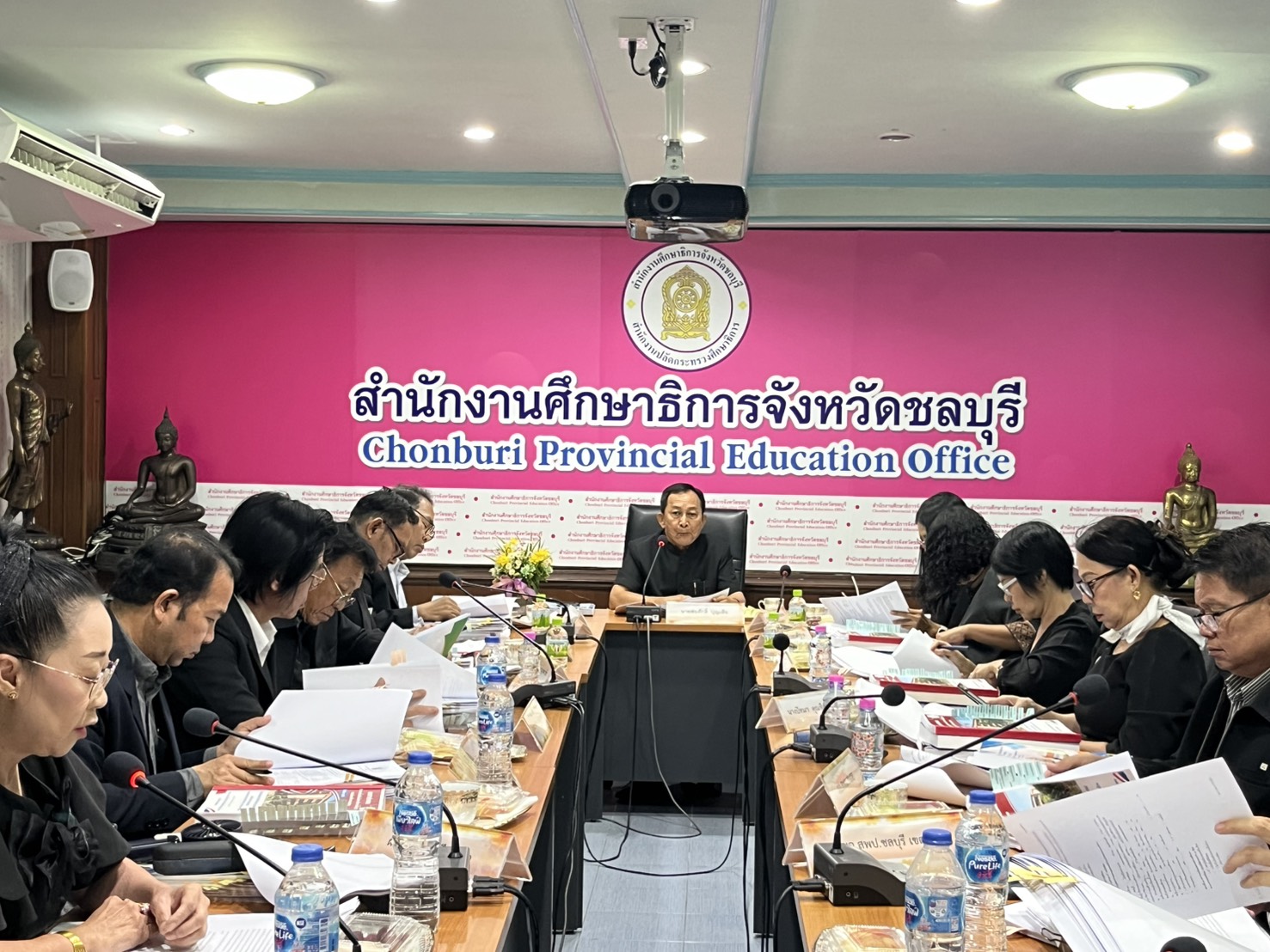 สพม.ชลบุรี ระยอง ร่วมประชุมคณะอนุกรรมการเกี่ยวกับการพัฒนาการศึกษาจังหวัดชลบุรี ครั้งที่ 4/2569 เดินหน้าพิจารณาการขอขยายชั้นเรียนในสถานศึกษาขั้นพื้นฐาน