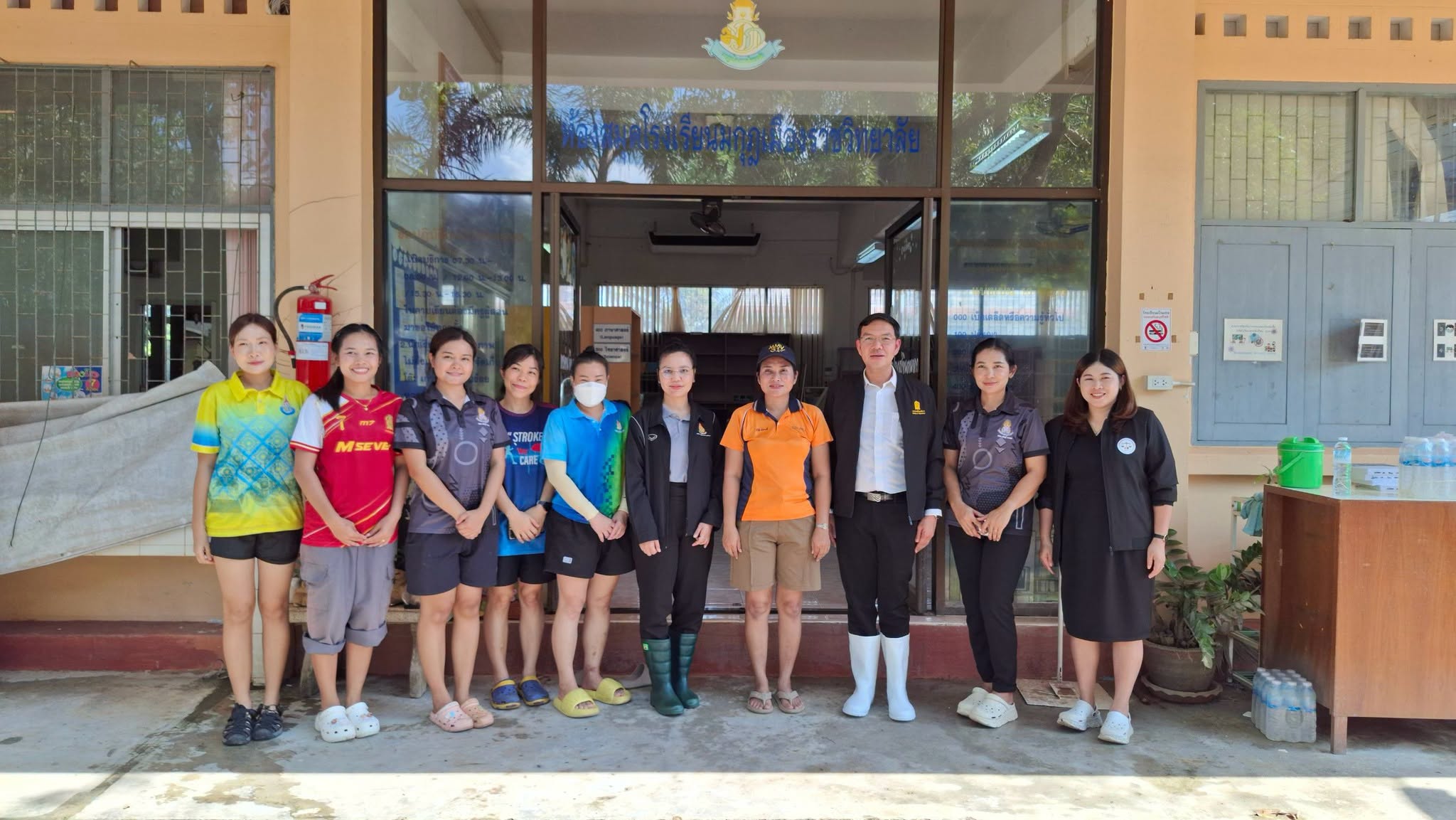 สพม.ชลบุรี ระยอง ห่วงใยสถานศึกษาลงพื้นที่ตรวจเยี่ยมและช่วยเหลือโรงเรียนประสบภัยน้ำท่วมใน จ.ระยอง
