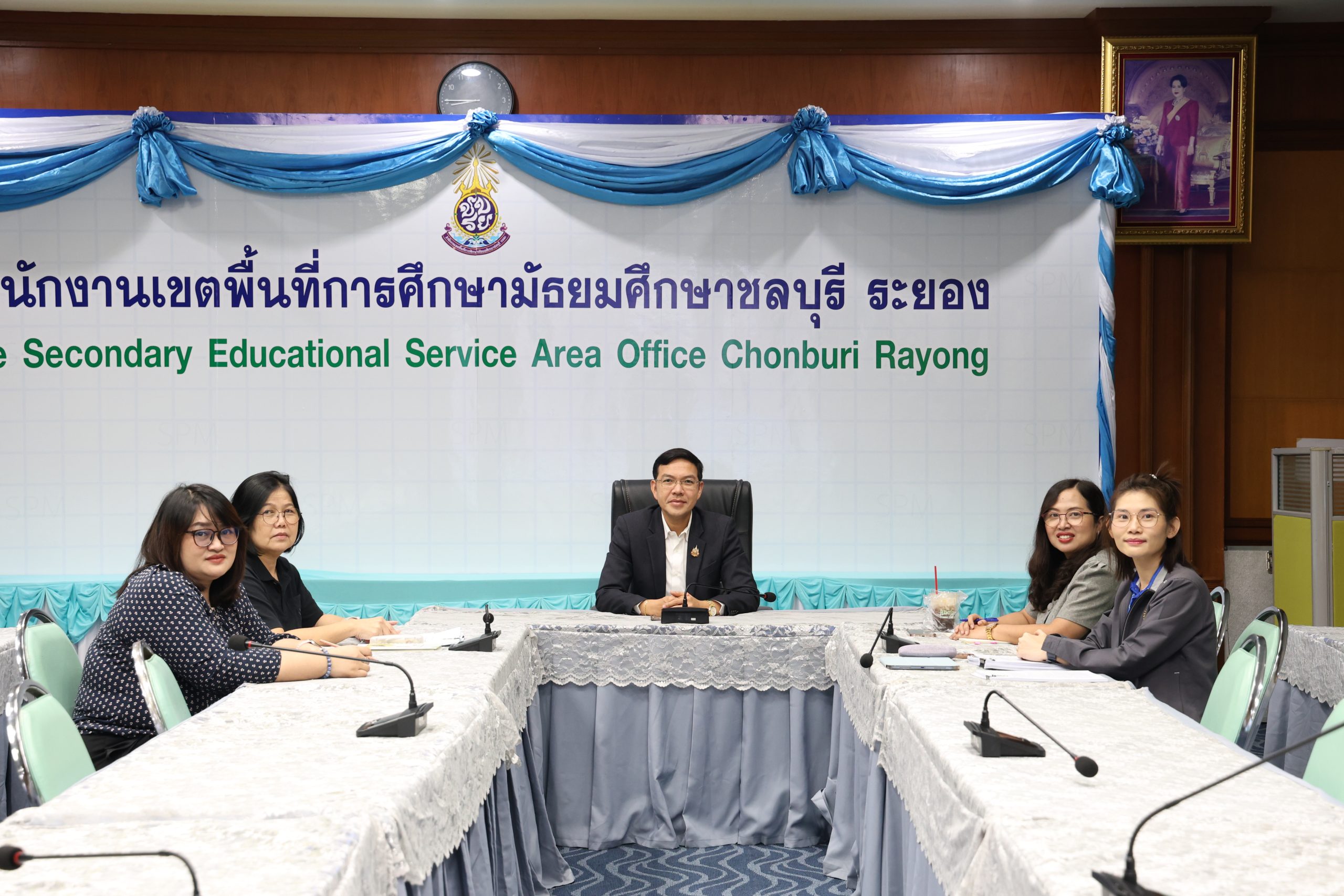 สพม.ชลบุรี ระยอง ร่วมการประชุมชี้แจงมาตรการเร่งรัดการเบิกจ่ายงบประมาณและการใช้จ่ายภาครัฐ ประจำปีงบประมาณ พ.ศ. 2570 ผ่านระบบออนไลน์
