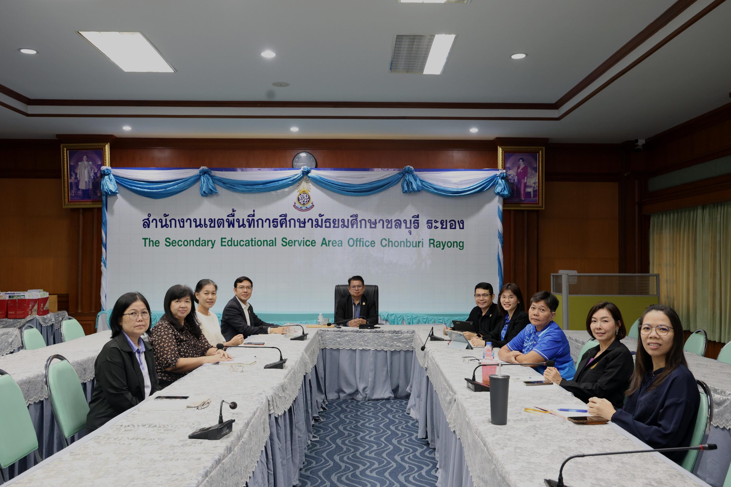 สพม.ชลบุรี ระยอง เข้าร่วมประชุมผู้อำนวยการสำนักงานเขตพื้นที่การศึกษาทั่วประเทศ (เตรียมความพร้อมก่อนเปิดภาคเรียน) ผ่านระบบประชุมทางไกล (Zoom)